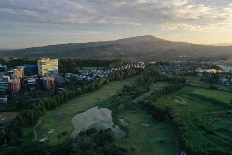 golf-1-1024x683-1-768x512